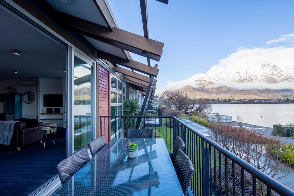 Absolute Lakefront Location Queenstown Extérieur photo